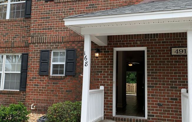 2 Bedroom 1.5 Bath Townhome in Pleasant Grove Village!