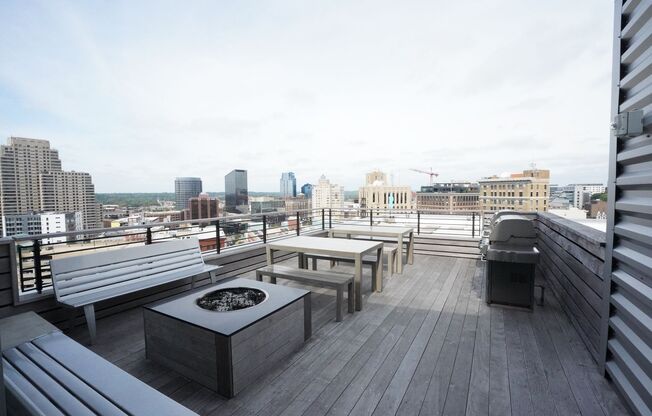 2 beds, 2 baths, 1,009 sqft, $2,175, Unit 1107