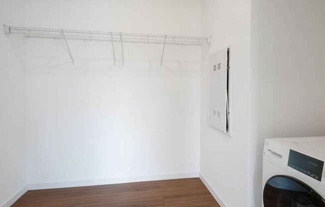 Studio, 1 bath, 447 sqft, $1,225, Unit 215