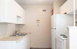 240 W Fuller Ave