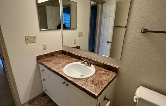 1 bed, 1 bath, 800 sqft, $1,645, Unit 1013