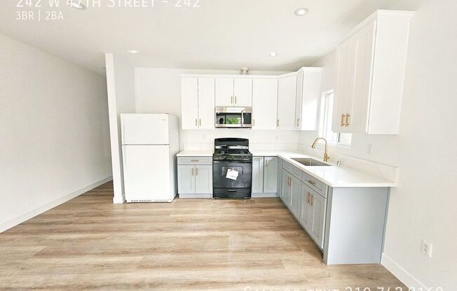 242 W 47 ST