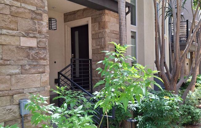 RECENTLY REDUCED! Beautiful Townhome in Civita Mission Valley w/ Central AC! MUST SEE!!!