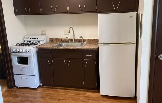 2812 Bolivar Apts.