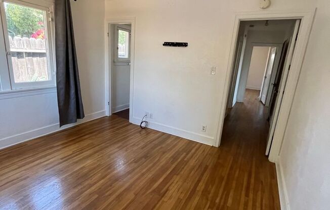 2 beds, 1 bath, $2,800