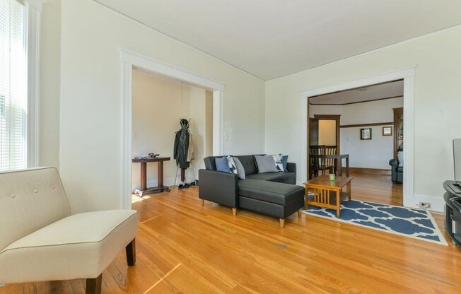 11 PARKTON RD