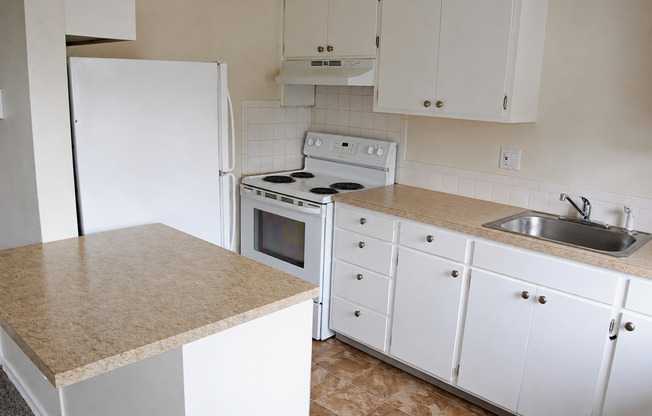 1 and 2 bedroom apartments near Clark College!!