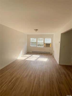 3 beds, 2 baths, $2,800, Unit 3