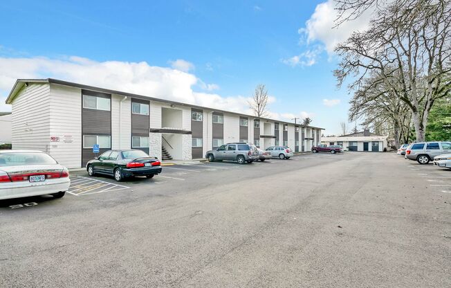 2 beds, 1 bath, 880 sqft, $1,395, Unit #1