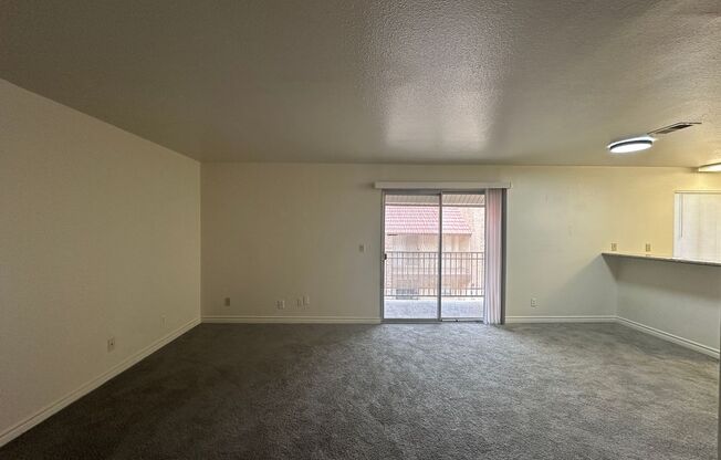 Cozy 2 bed 2 bath condo!