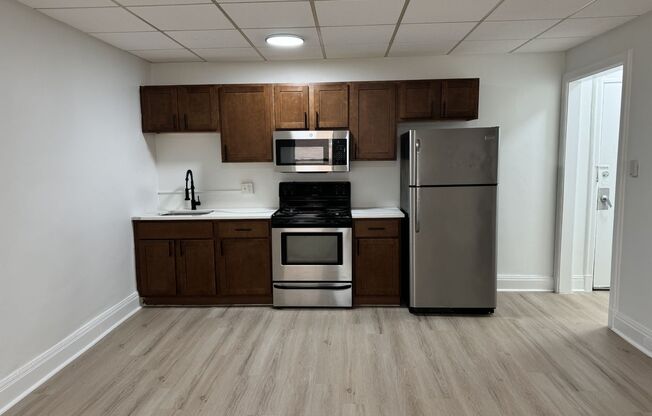 Studio, 1 bath, 224 sqft, $1,075, Unit 805