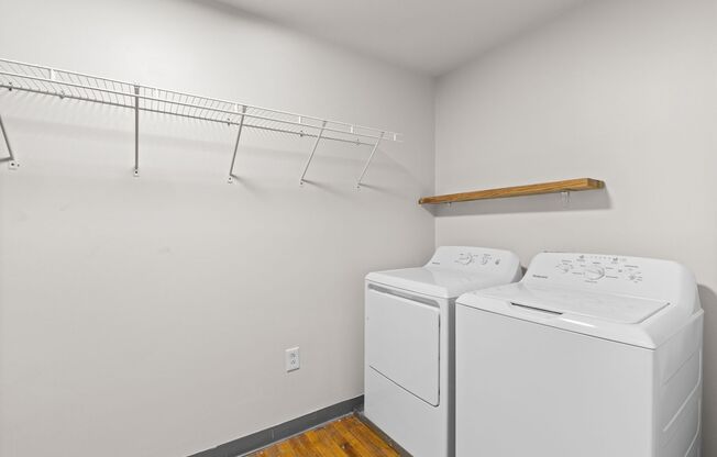 2 beds, 1 bath, 1,450 sqft, $1,499, Unit 202