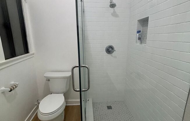 Verwood - 4673 Hollywood Blvd