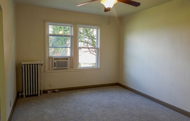 1 bed, 1 bath, 560 sqft, $855, Unit 55-21