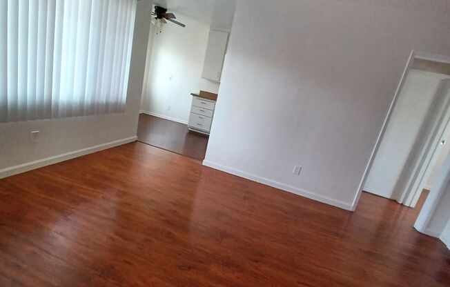 1 bed, 1 bath, 696 sqft, $1,595, Unit Apt. #B