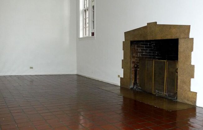 Studio, 1 bath, 375 sqft, $905, Unit 24 - 01