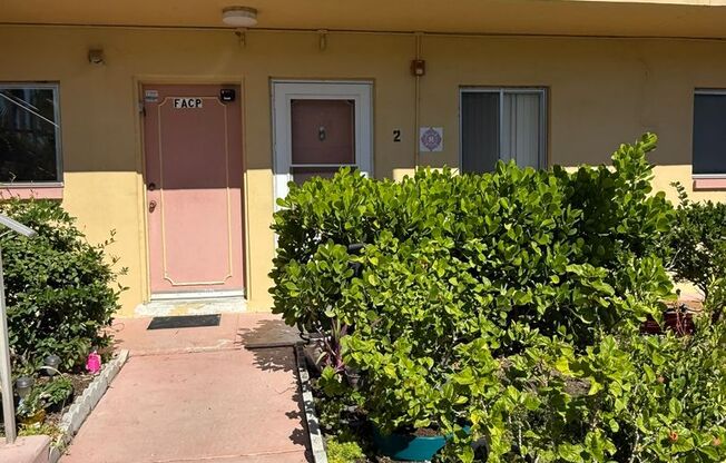 Cute Condo in Greenbriar