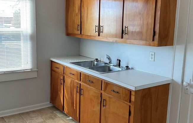 Studio Apartment in Belmont - Available Now! Welcome Home!