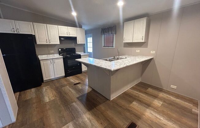 2 beds, 2 baths, $850, Unit B-03