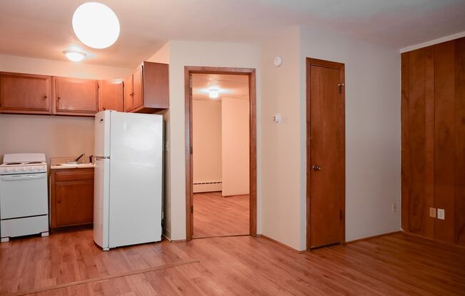 1 bed, 1 bath, 600 sqft, $565, Unit 5