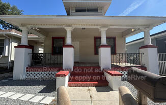 1506 E 18 AVE