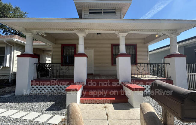 1506 E 18 AVE
