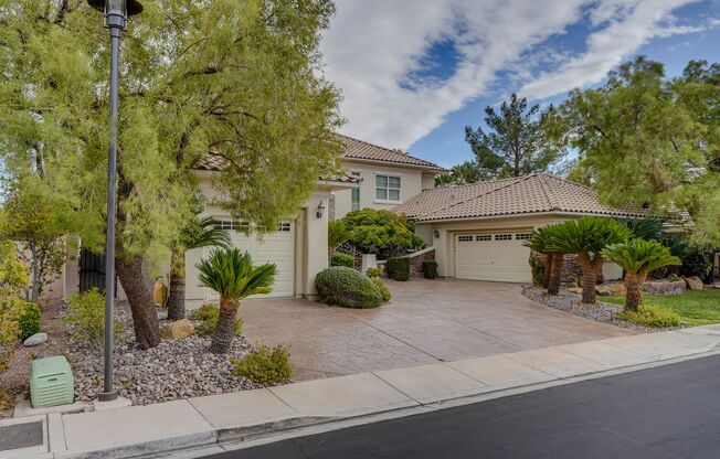 BEAUTIFUL LUXURY 5BEDROOM HOME IN GATED SUMMERLIN COMMUNITY