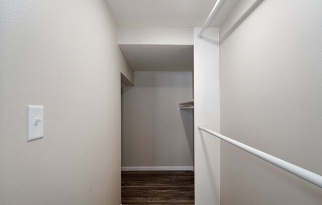 4 beds, 4 baths, 1,900 sqft, $2,540, Unit Unit B