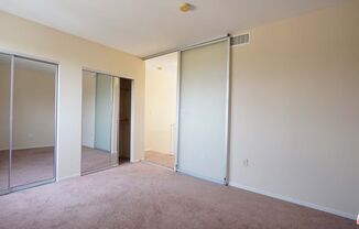 922 W 23 ST