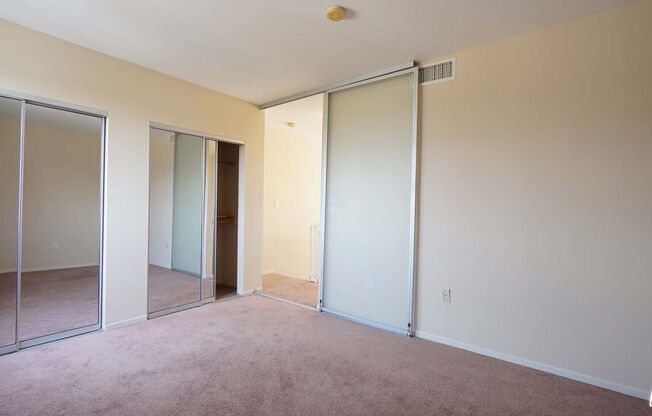 922 W 23 ST
