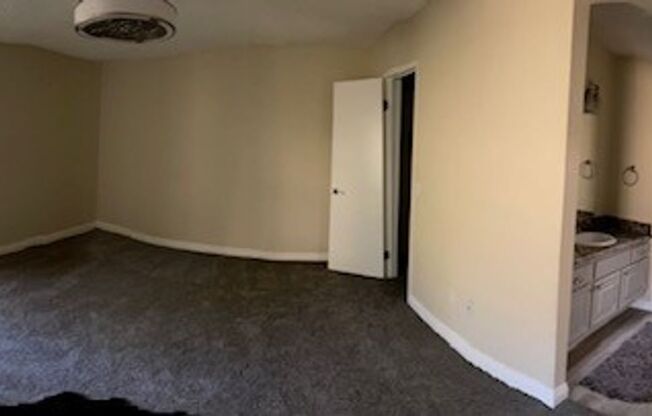 2 beds, 2 baths, $2,495, Unit Unit 390