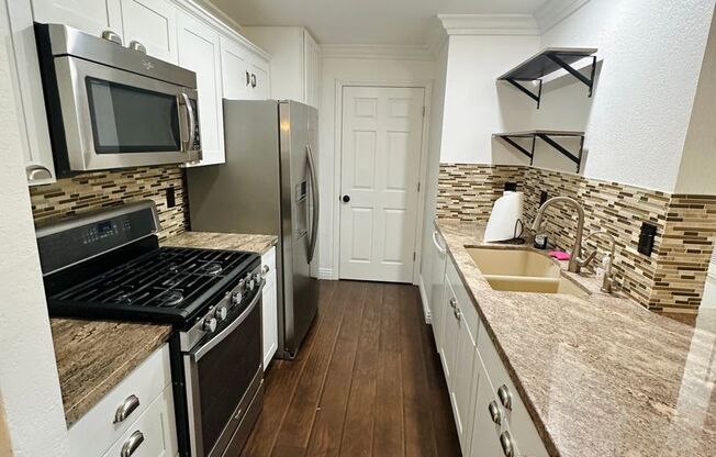 2 beds, 2 baths, $1,695, Unit UNIT 2251