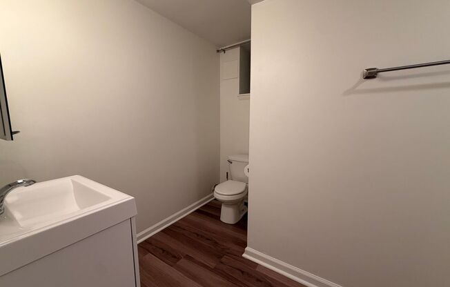 3 beds, 1 bath, 810 sqft, $1,995, Unit 732 S. Millvale Ave. #B2