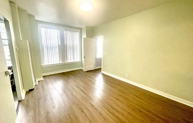 Studio, 1 bath, 300 sqft, $1,210, Unit 308