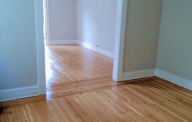 2 beds, 1 bath, $1,295, Unit 1