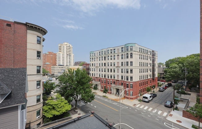 2 beds, 2 baths, 1,000 sqft, $3,950, Unit 401