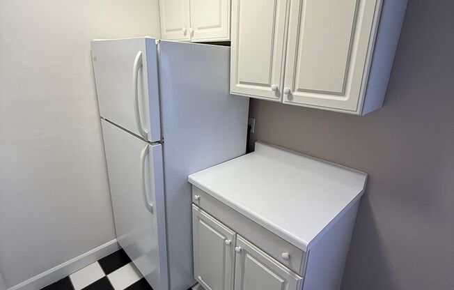 Studio, 1 bath, 400 sqft, $895, Unit #412