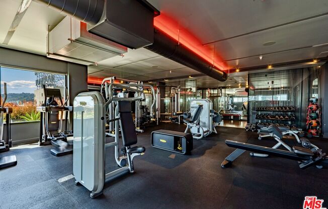 2 beds, 3 baths, 1,600 sqft, $6,800, Unit 9I