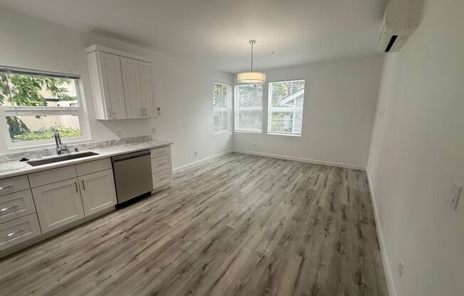 2 beds, 1 bath, 745 sqft, $2,095, Unit 8513-201