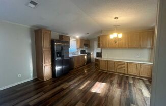 3 beds, 2 baths, $1,250