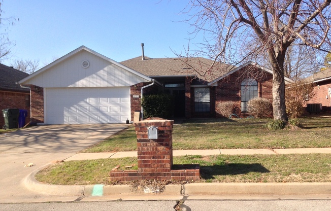 621 Gyrfalcon  - Norman 3 Bedroom/2 Bath home