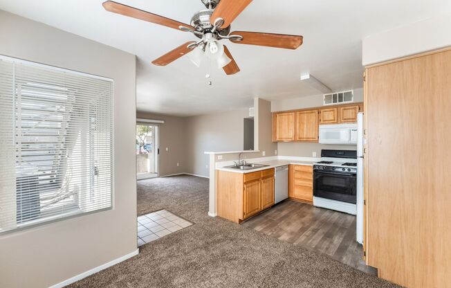 Beautiful, upgraded 2 bd/2ba condo located in the heart of the Whitney Ranch area!