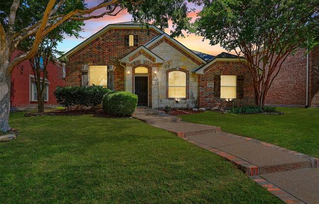 1776 BENTLEY DR