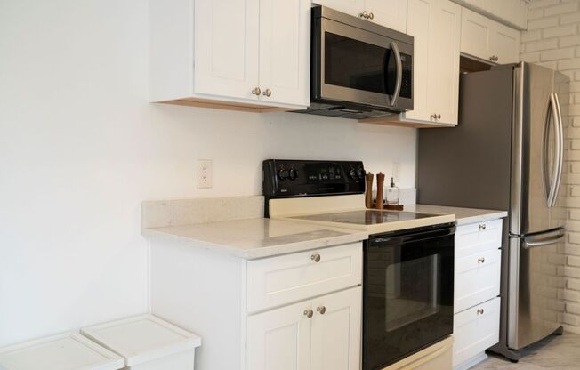 Newly Remodeled and Spacious 3 bedroom 2 bath Rambler
