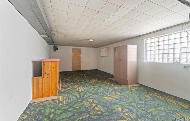 2 beds, 1 bath, 770 sqft, $1,200, Unit Southwest Ave - 2048