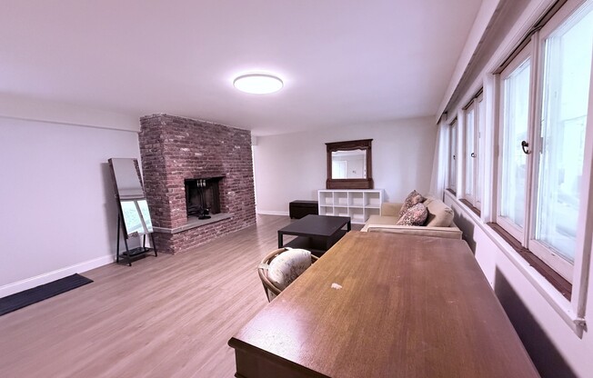 3 beds, 2 baths, 1,100 sqft, $3,500, Unit B