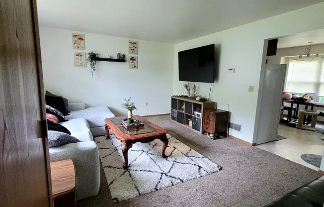 243 RIVERA DR