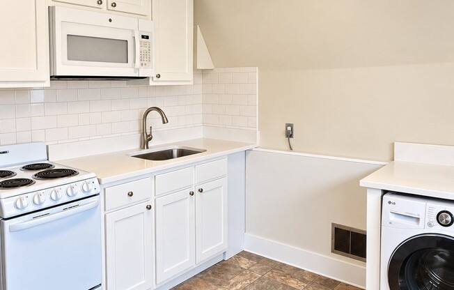 2 beds, 1 bath, 1,000 sqft, $2,500, Unit 3