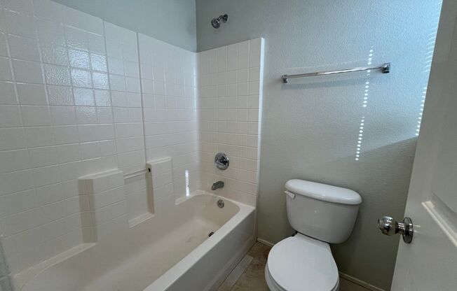 3 beds, 2.5 baths, $1,900, Unit Gate code is K089621 OR K160772