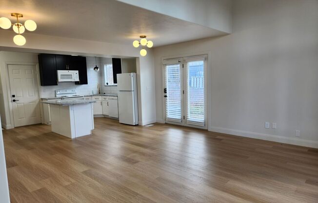 Newly Remodeled 3 Bd 2.5 Bath Townhouse in Bountiful